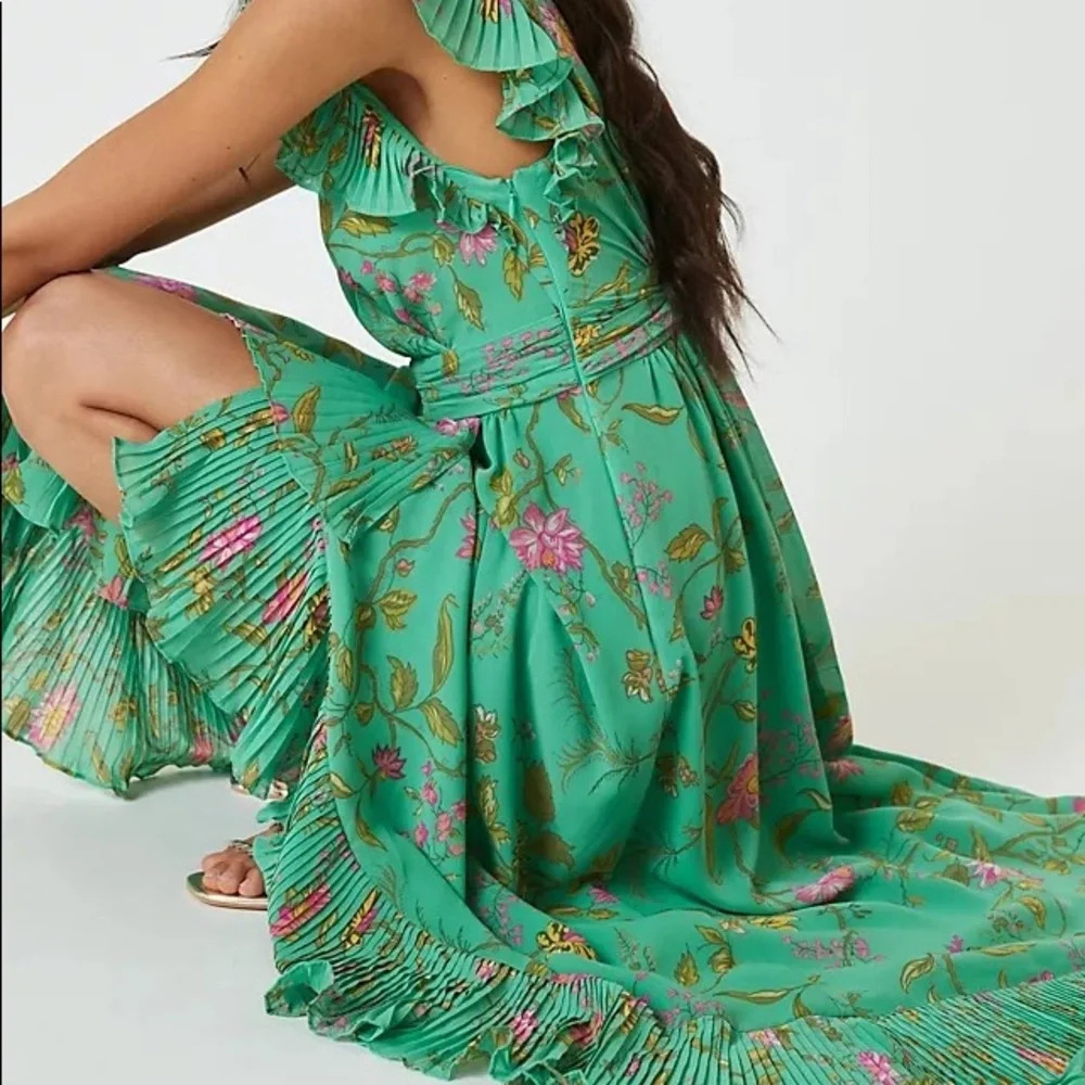 Anthropologie Ruffle-Sleeve Floral-Wrap Midi Dress - Picture 5 of 11